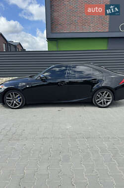 Седан Lexus IS 2016 в 