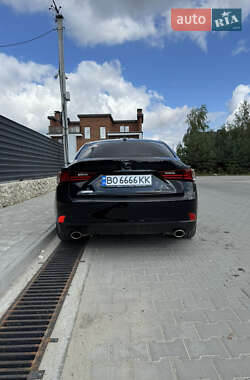 Седан Lexus IS 2016 в 