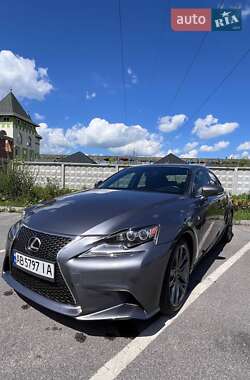 Седан Lexus IS 2015 в Виннице