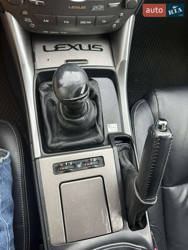 Седан Lexus IS 2009 в Краснограде