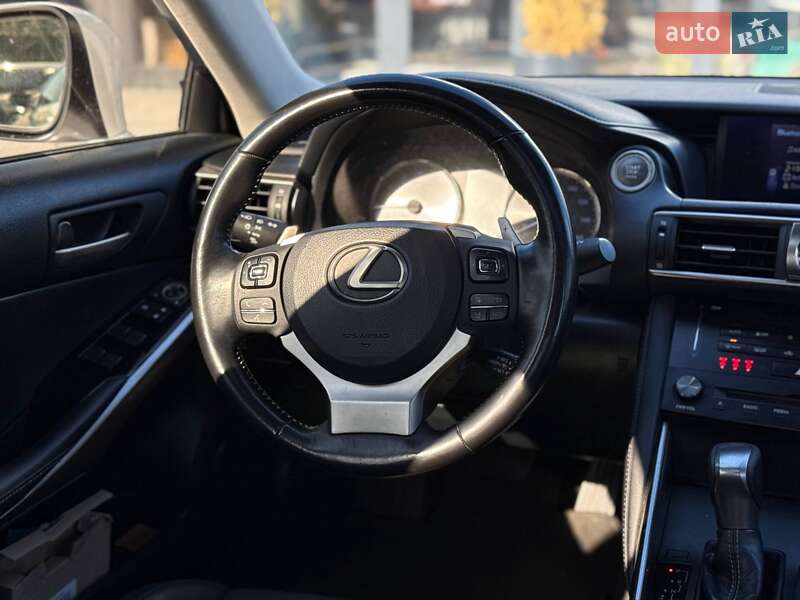 Седан Lexus IS 2017 в Киеве