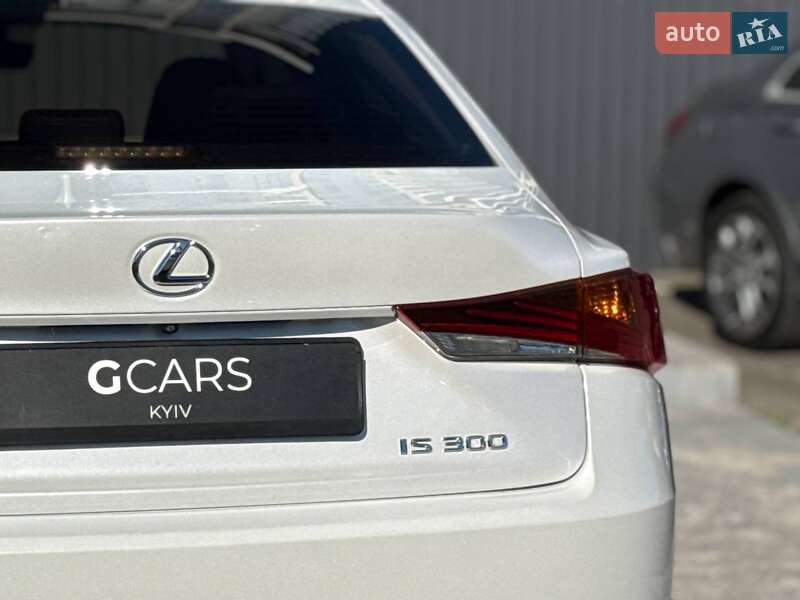 Седан Lexus IS 2017 в Киеве