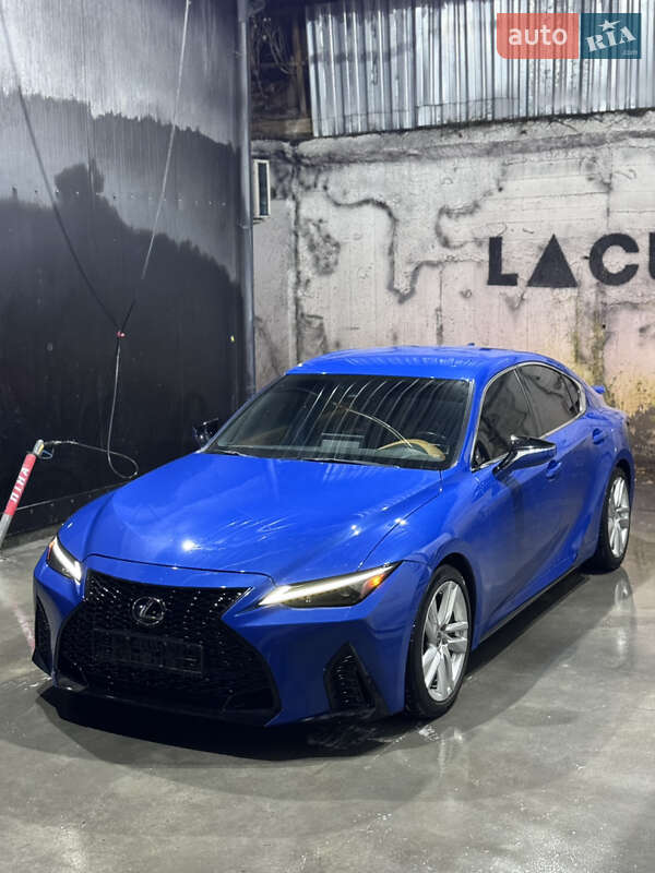 Седан Lexus IS 2021 в Киеве
