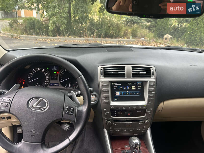 Седан Lexus IS 2008 в Киеве