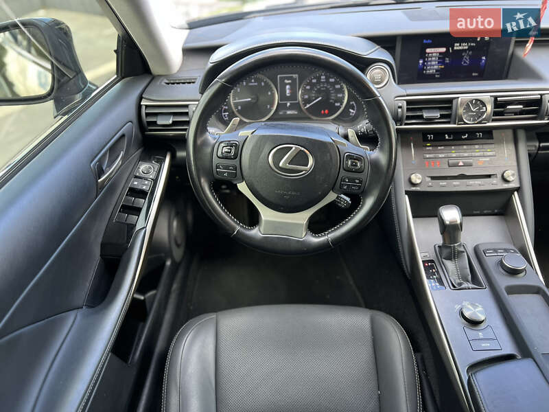 Седан Lexus IS 2020 в Ужгороде