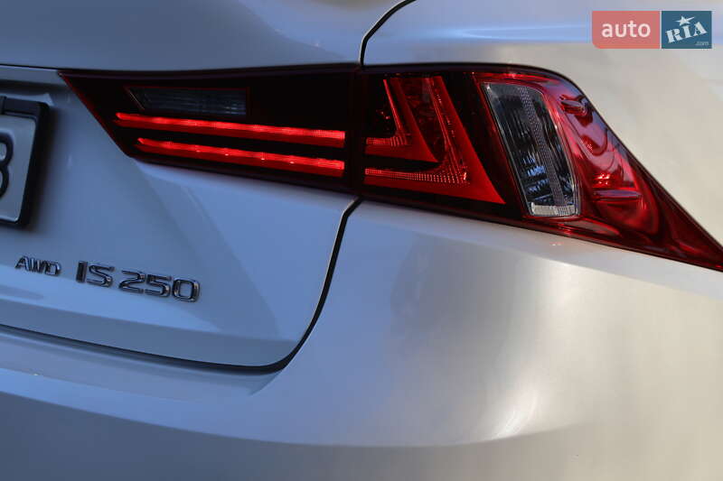 Седан Lexus IS 2013 в Киеве