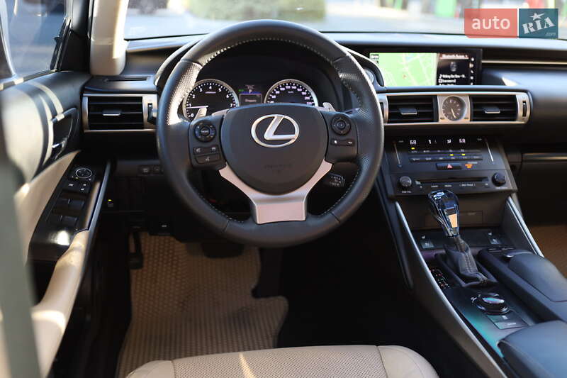 Седан Lexus IS 2013 в Киеве