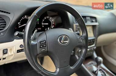 Кабриолет Lexus IS 2010 в 