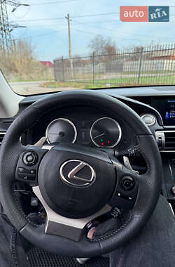 Седан Lexus IS 2016 в 