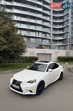 Седан Lexus IS 2016 в 