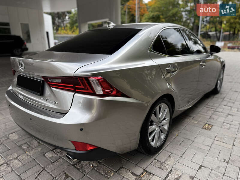 Седан Lexus IS 2013 в Днепре