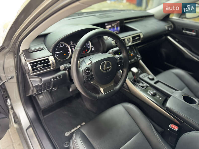Седан Lexus IS 2013 в Днепре