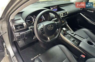 Седан Lexus IS 2013 в 
