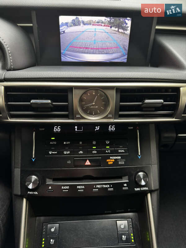 Седан Lexus IS 2013 в Днепре