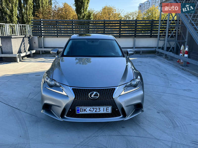 Седан Lexus IS 2014 в Киеве