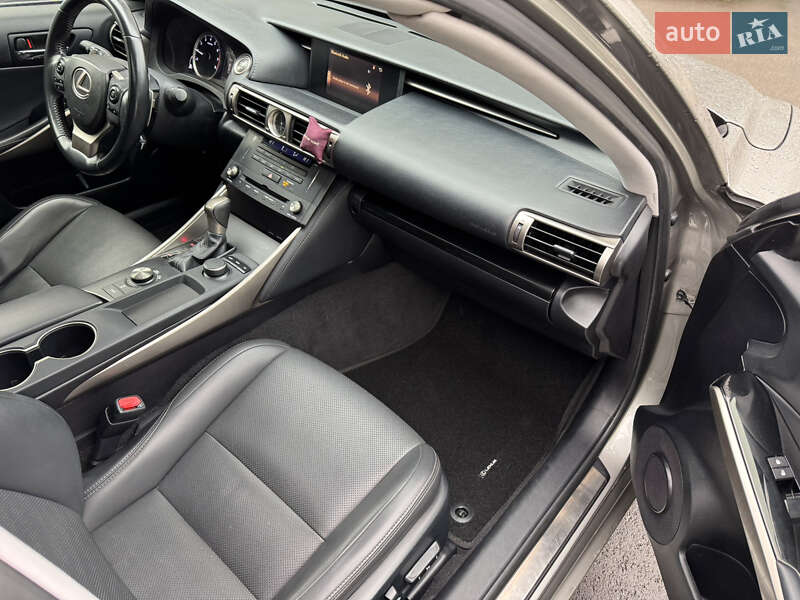 Седан Lexus IS 2014 в Киеве