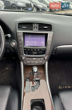 Кабриолет Lexus IS 2011 в 
