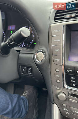 Кабриолет Lexus IS 2011 в 