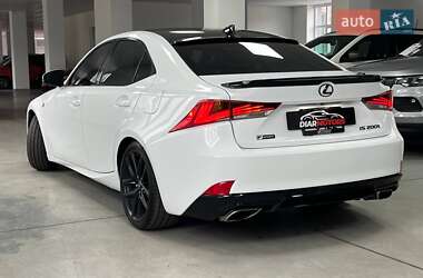 Седан Lexus IS 2016 в 