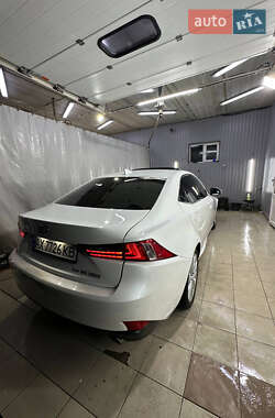 Седан Lexus IS 2014 в 