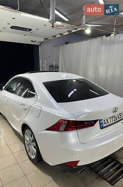 Седан Lexus IS 2014 в 