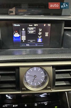 Седан Lexus IS 2014 в 