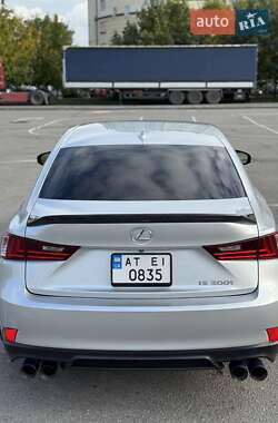 Седан Lexus IS 2015 в 