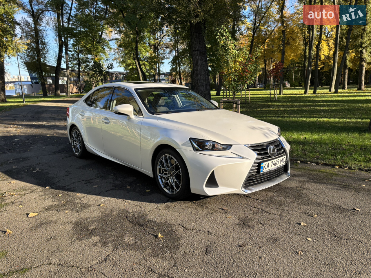 2017 Lexus IS - мініатюра 11