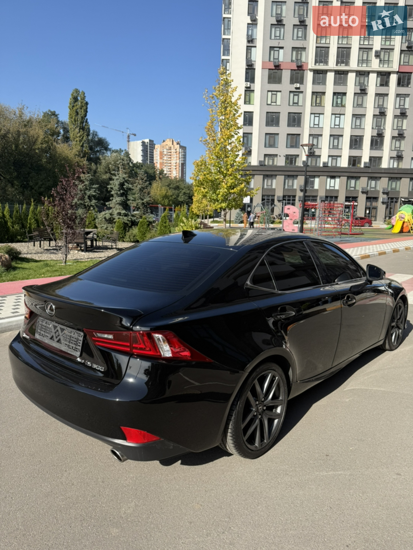 2016 Lexus IS - мініатюра 10