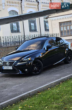 Седан Lexus IS 2014 в 