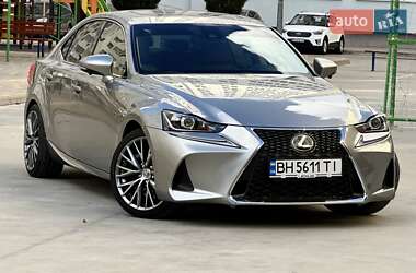 Седан Lexus IS 2017 в 
