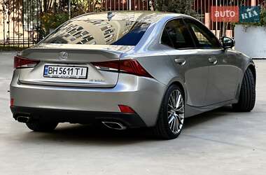 Седан Lexus IS 2017 в 