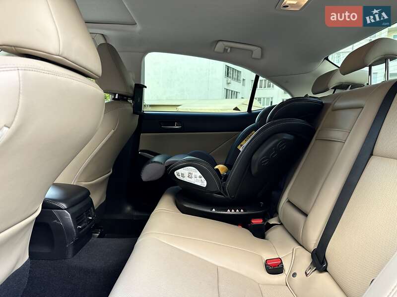 Седан Lexus IS 2017 в Одессе