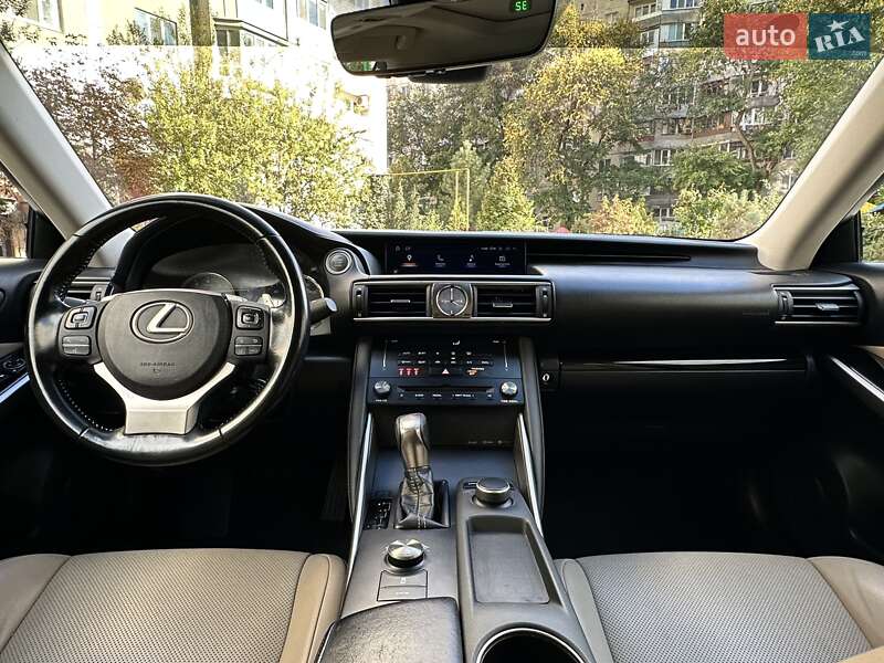 Седан Lexus IS 2017 в Одессе