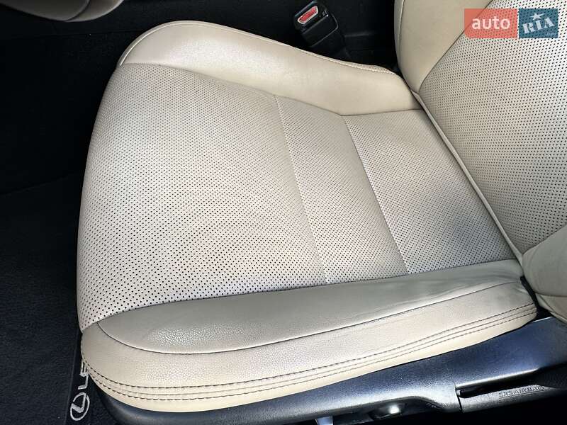 Седан Lexus IS 2017 в Одессе