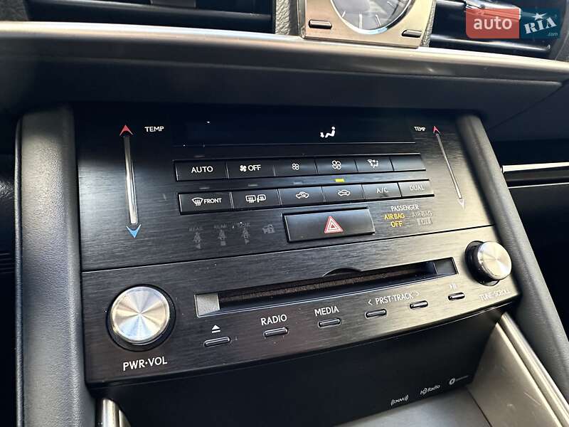 Седан Lexus IS 2017 в Одессе