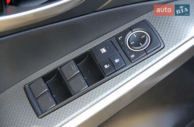 Седан Lexus IS 2017 в 