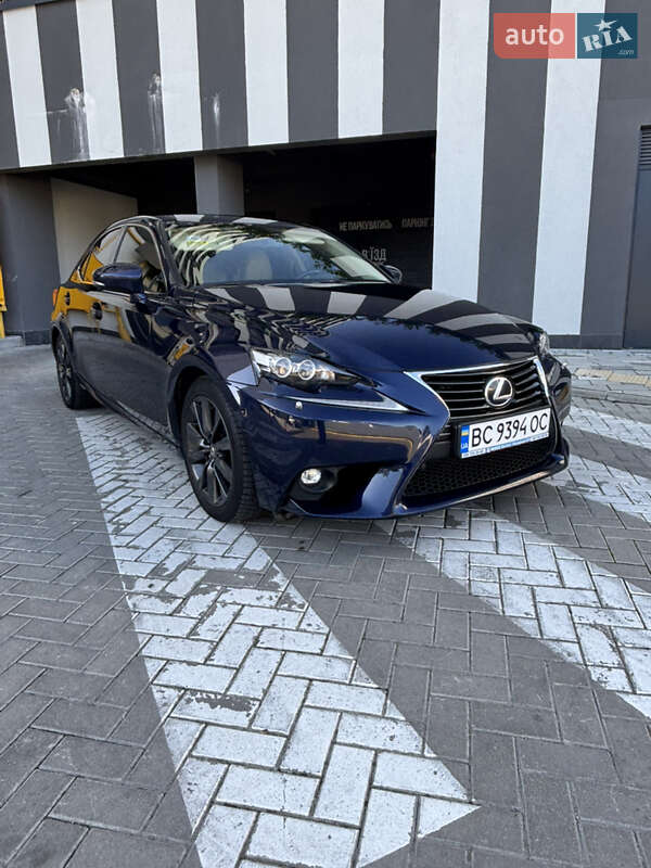 Седан Lexus IS 2015 в Львові фото 3 Седан Lexus IS 2015 в Львові
