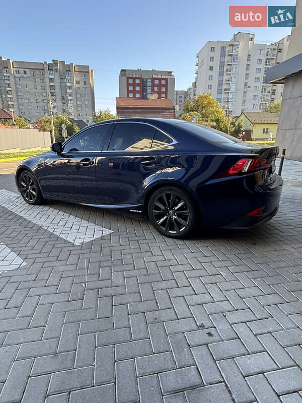 Седан Lexus IS 2015 в Львові фото 10 Седан Lexus IS 2015 в Львові