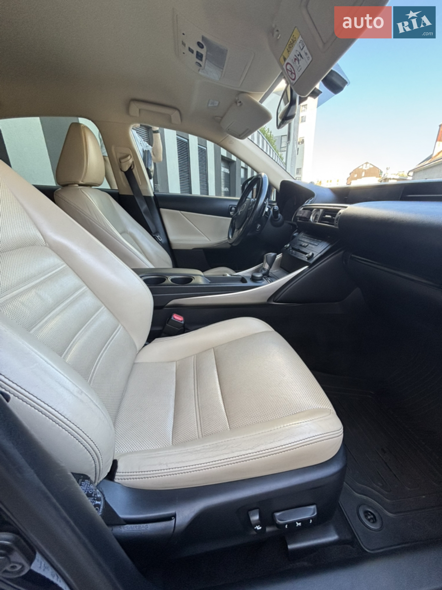 2015 Lexus IS - мініатюра 15