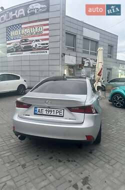 Седан Lexus IS 2016 в 