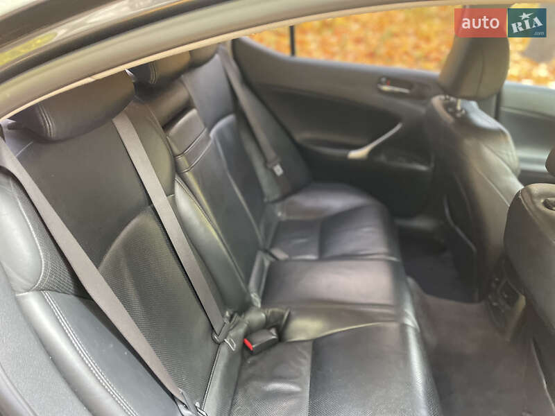 Седан Lexus IS 2005 в Днепре фото 5 Седан Lexus IS 2005 в Днепре