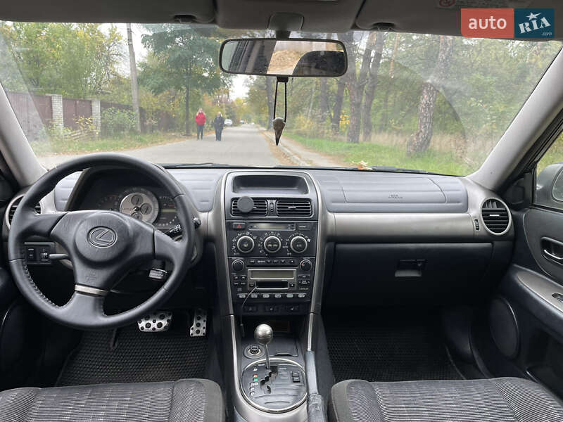 Седан Lexus IS 2000 в Киеве фото 9 Седан Lexus IS 2000 в Киеве