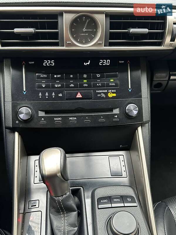 Седан Lexus IS 2013 в Киеве