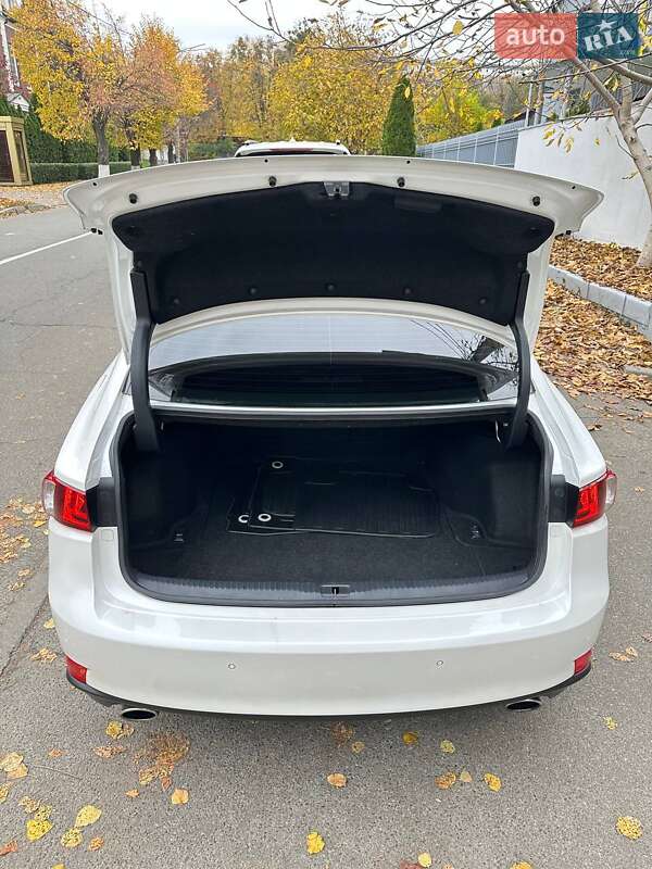 Седан Lexus IS 2013 в Киеве