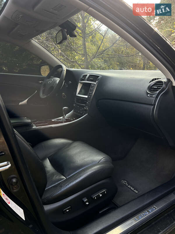 Седан Lexus IS 2006 в Ізюмі