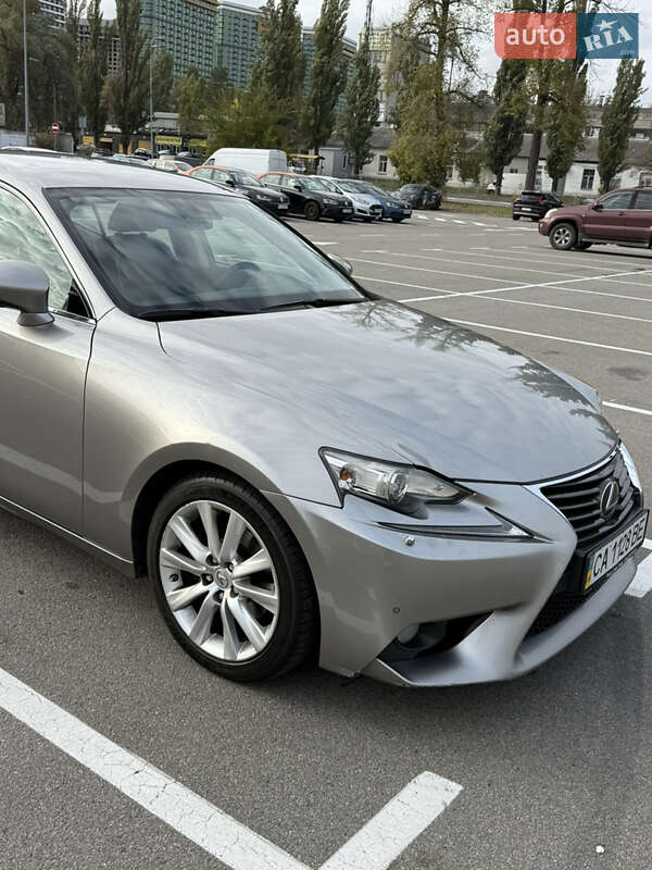 Седан Lexus IS 2013 в Киеве