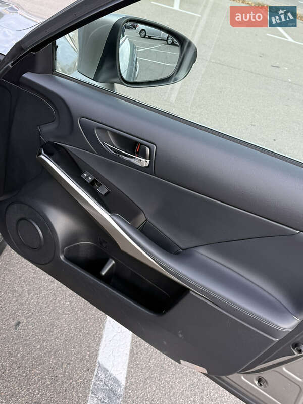 Седан Lexus IS 2013 в Киеве