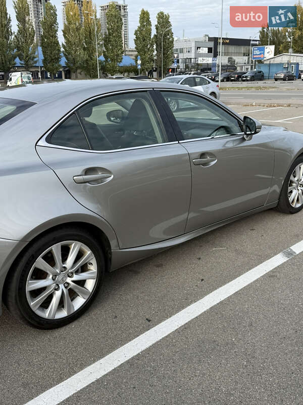 Седан Lexus IS 2013 в Киеве
