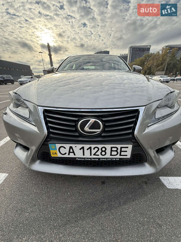 Седан Lexus IS 2013 в Киеве